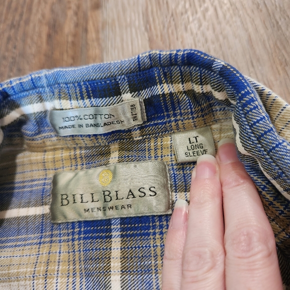 Bill Blass Plaid Long Sleeve Button Down - Picture 2 of 6